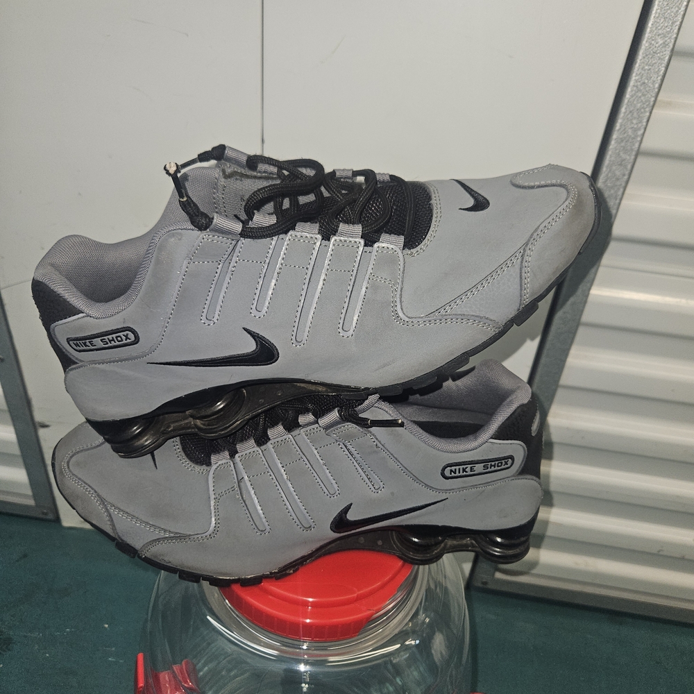 Nike Shox Men's Athletic Shoes in Gray and Black